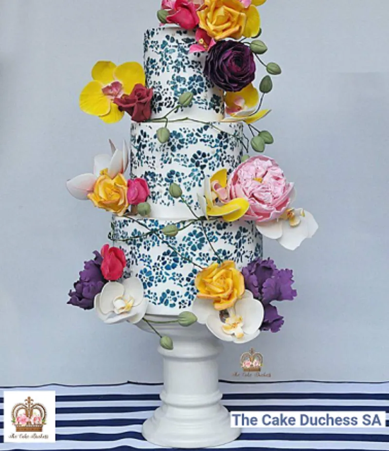 The Cake Duchess SA Stunning cake using the ibicci Chantilly Lace Cake stencil