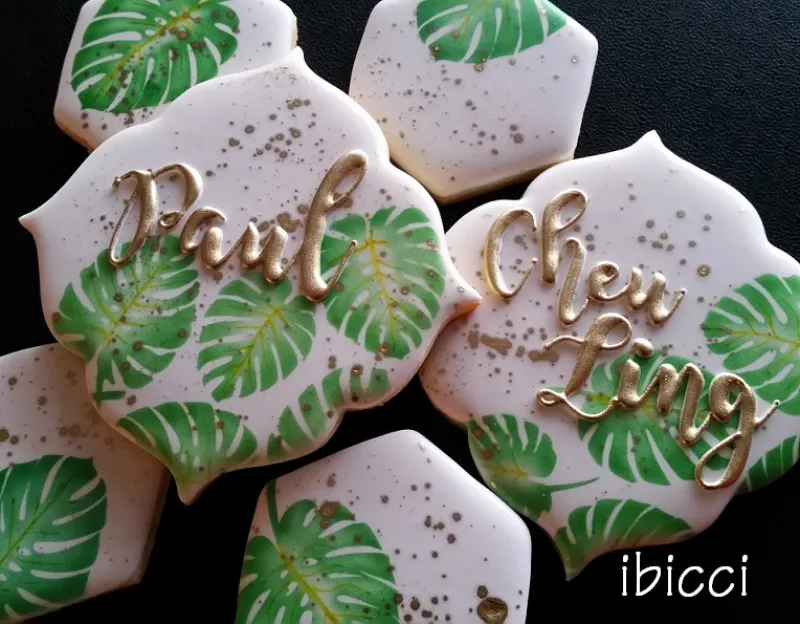 ibicci Monstera Leaf Engagement name cookies using the Landscape stencil