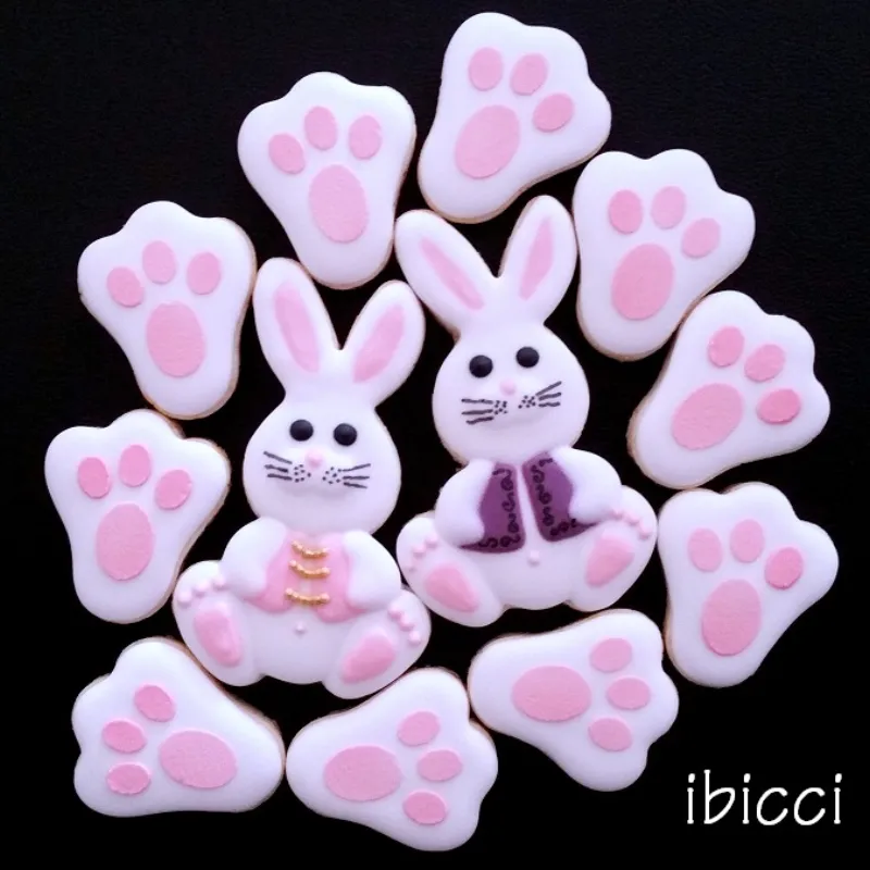 ibicci mini Easter Bunny Paw Print cookies using the 4x paw stencil