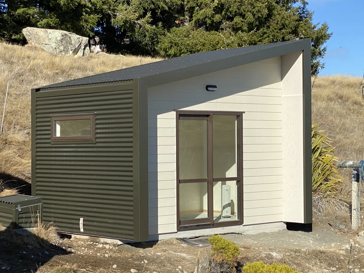 Cabins and Baches - Euro Cabin, Mackenzie Lakes