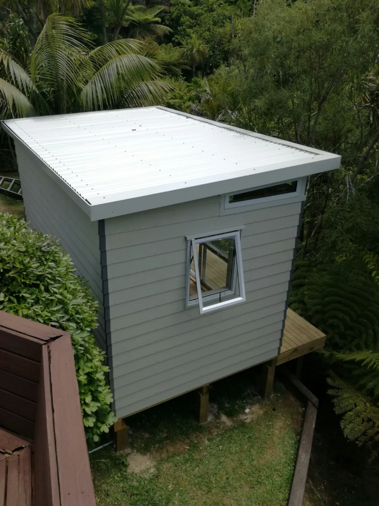 Cabins and Baches - Transom Cabin, aerial view