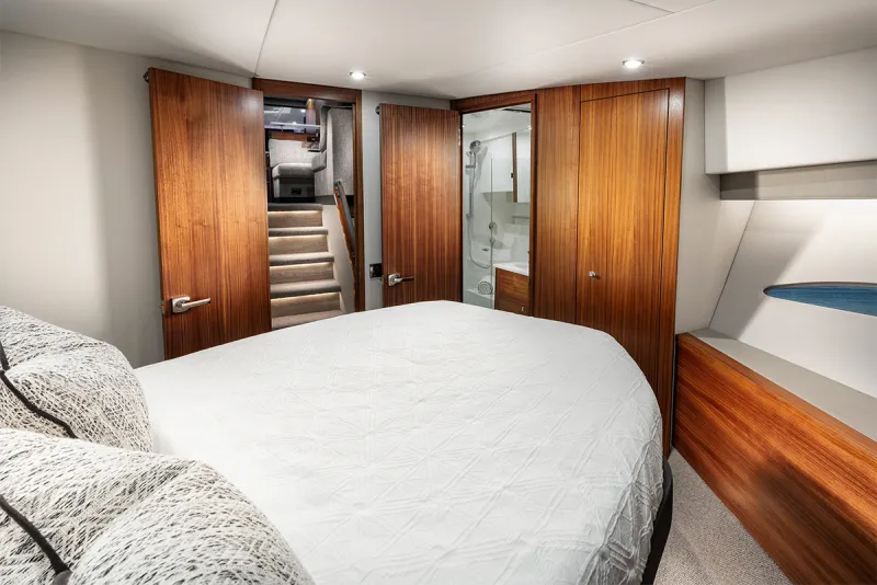 Maritimo X50 VIP cabin