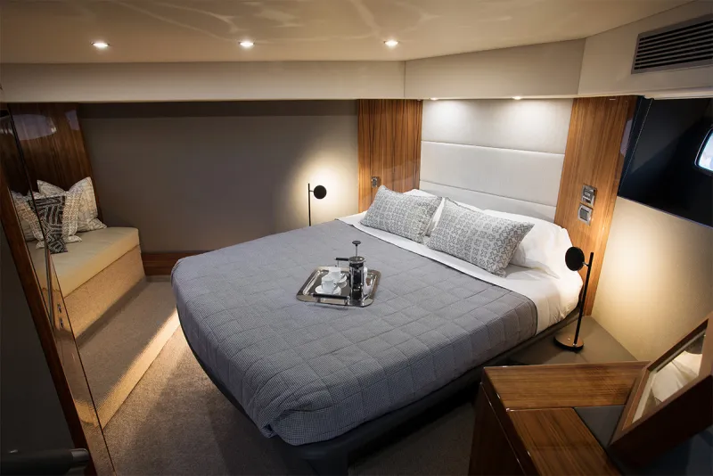 Complete with a luxurious king size bed, ensuite and chaise lounge.