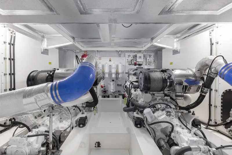 Maritimo M64 Engine room