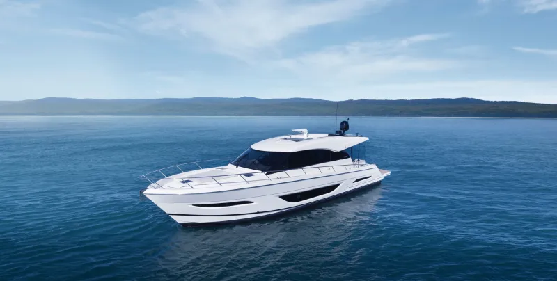 Maritimo S55 Luxury Motor Yacht anchored