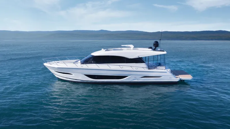 Maritimo S55 Luxury Motor Yacht anchored