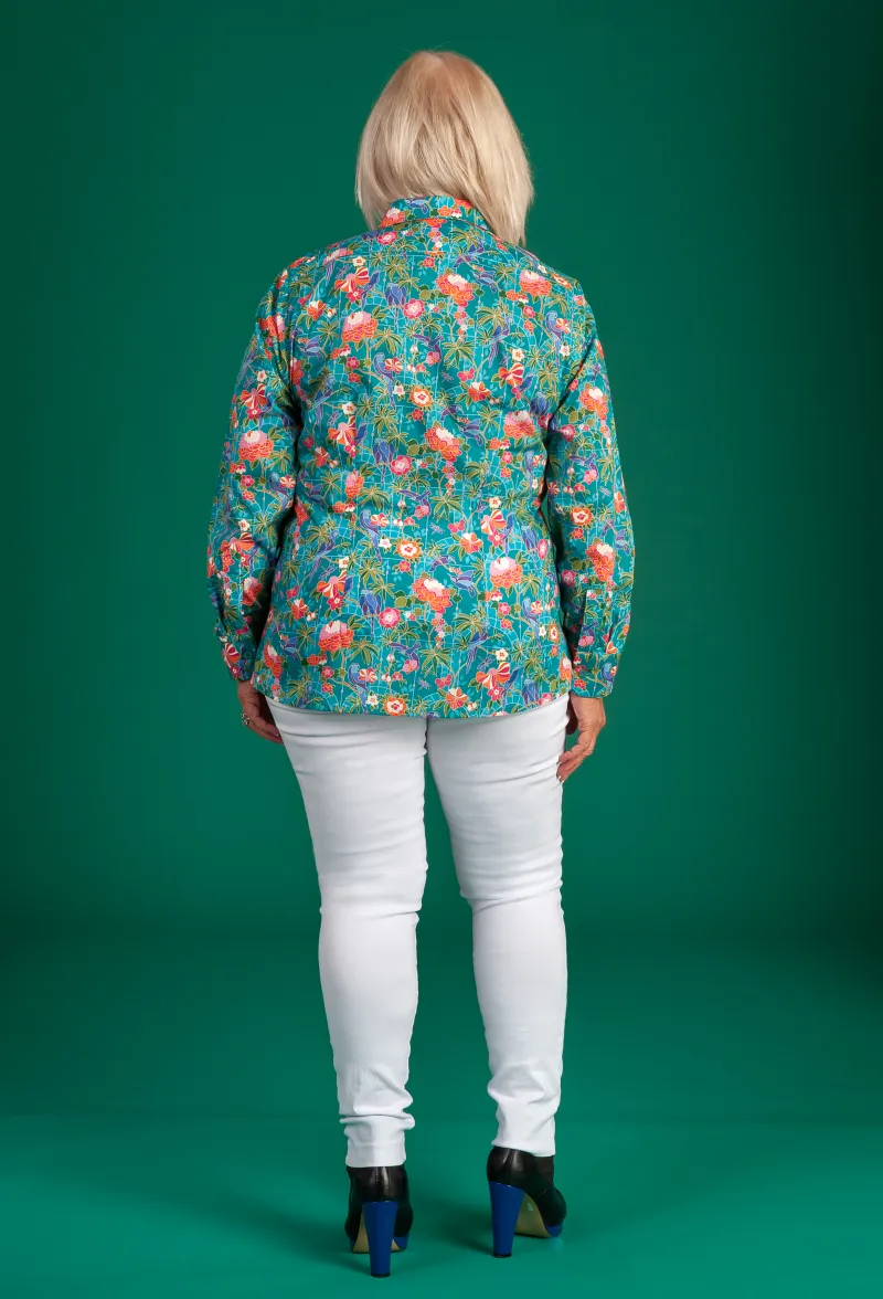 Nicky looking fab in the Liberty 'Birds of Paradise' shirt.