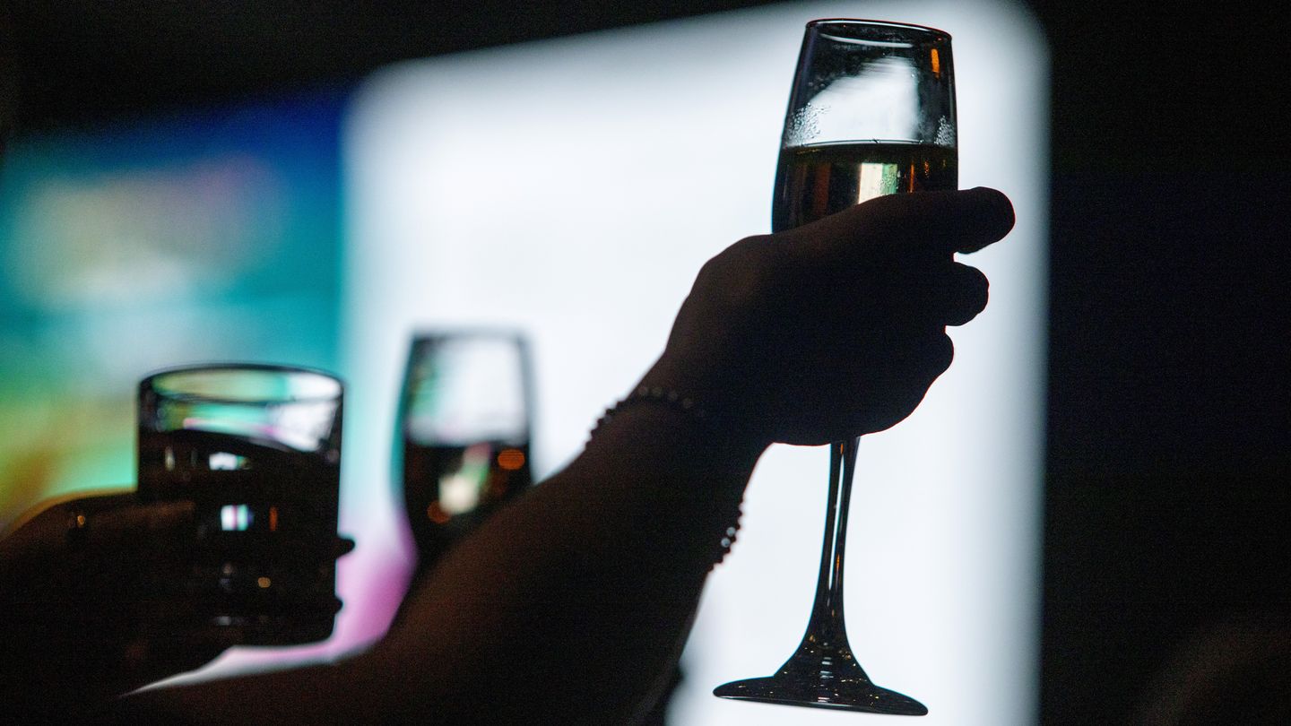 Wine glasses raised at the 35th Nelson Tasman Chamber of Commerce Business Awards