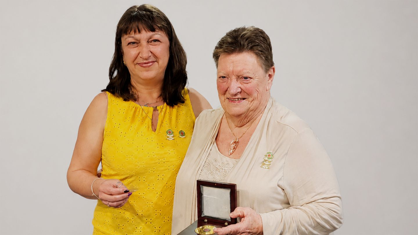 Leigh Leaity - NZOS Gold Medal of Achievement