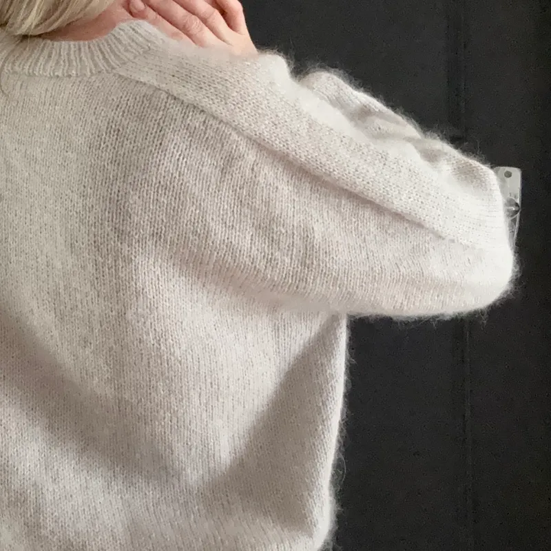 The sleeve of the Ridgeline Sweater flows seamlessly from the body with no visible pick-up seam.