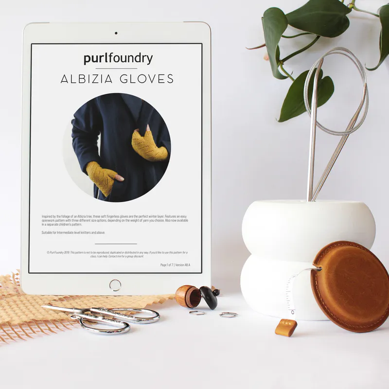 Albizia Gloves PDF pattern on an ipad screen