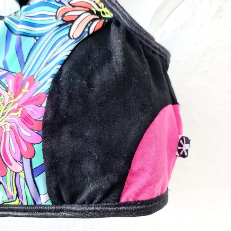 Bright floral detail