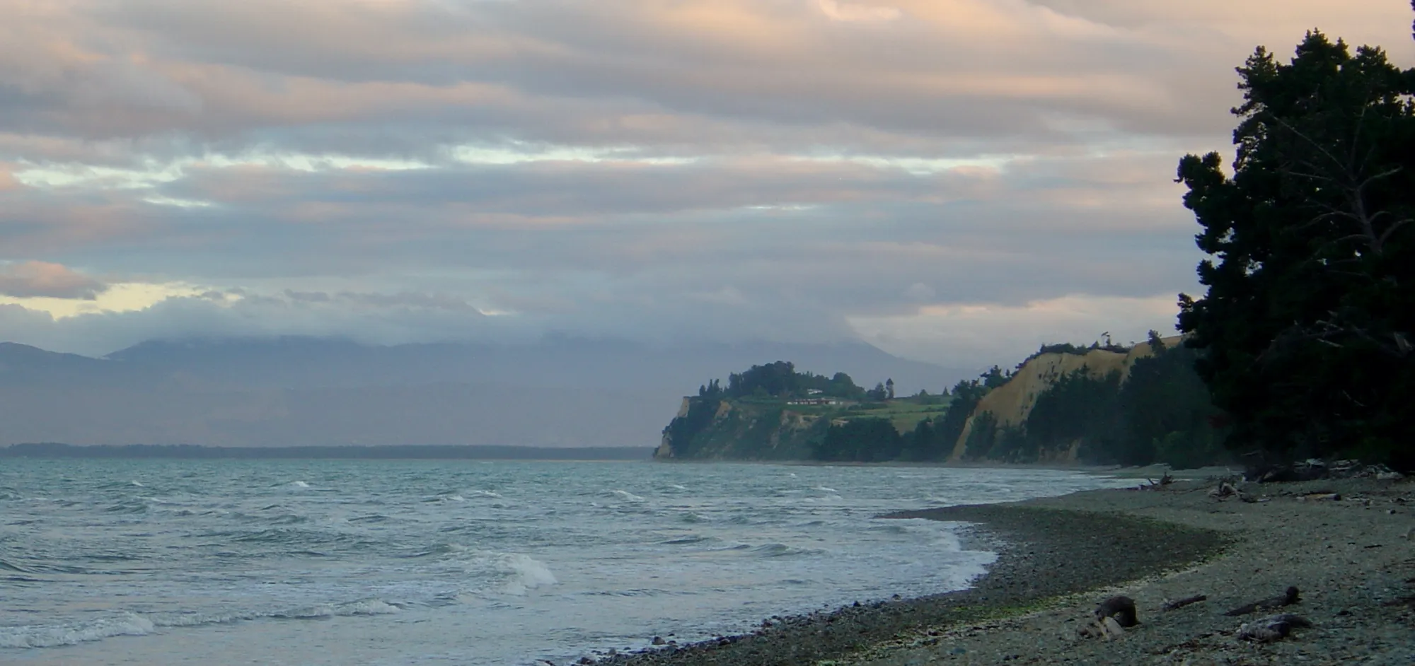 Stormy Kina Beach to Richmond Ranges
