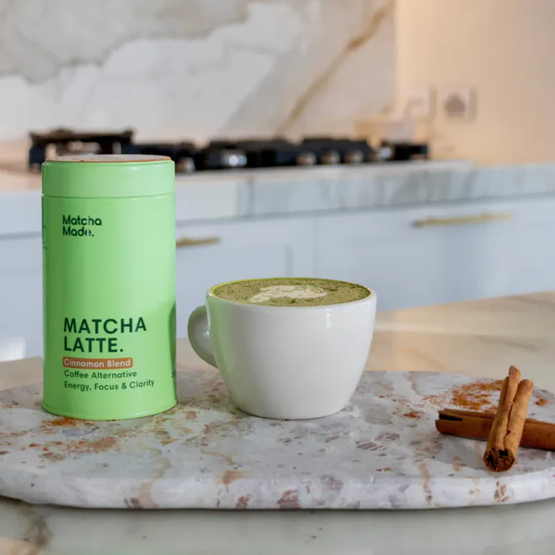 Cinnamon Matcha Latté Lifestyle Image